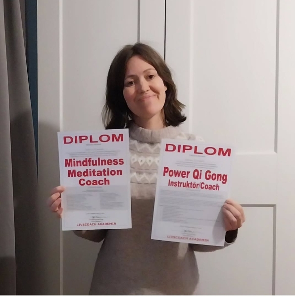 Färdig mindfulness/meditations coach samt power qi gong  instruktör